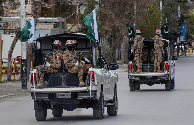 Pakistan Army & CTD in a special operation captured 9 terrorists from Quetta