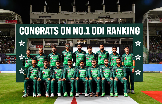 Pakistan crush New Zealand by 102 runs to become No. 1 ODI team