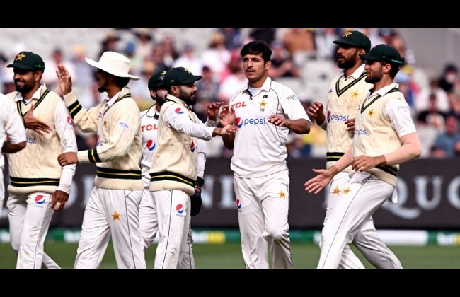 Pakistan fight back on day three of MCG Test