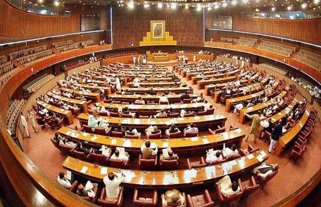 Parliament again passes bill curtailing CJP’s powers